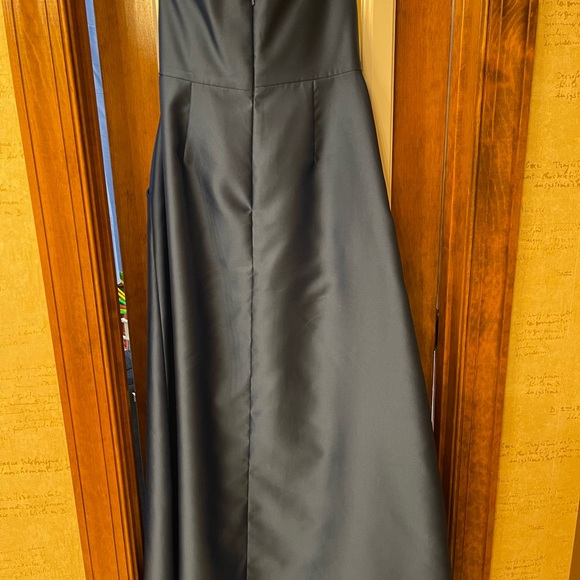 Alfred Sung brand bridesmaid dress - Picture 3 of 4